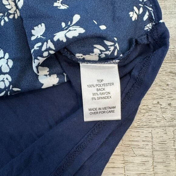 Fortune & Ivy NWT Blue Floral V-Neck Top P12 - Picture 2 of 6